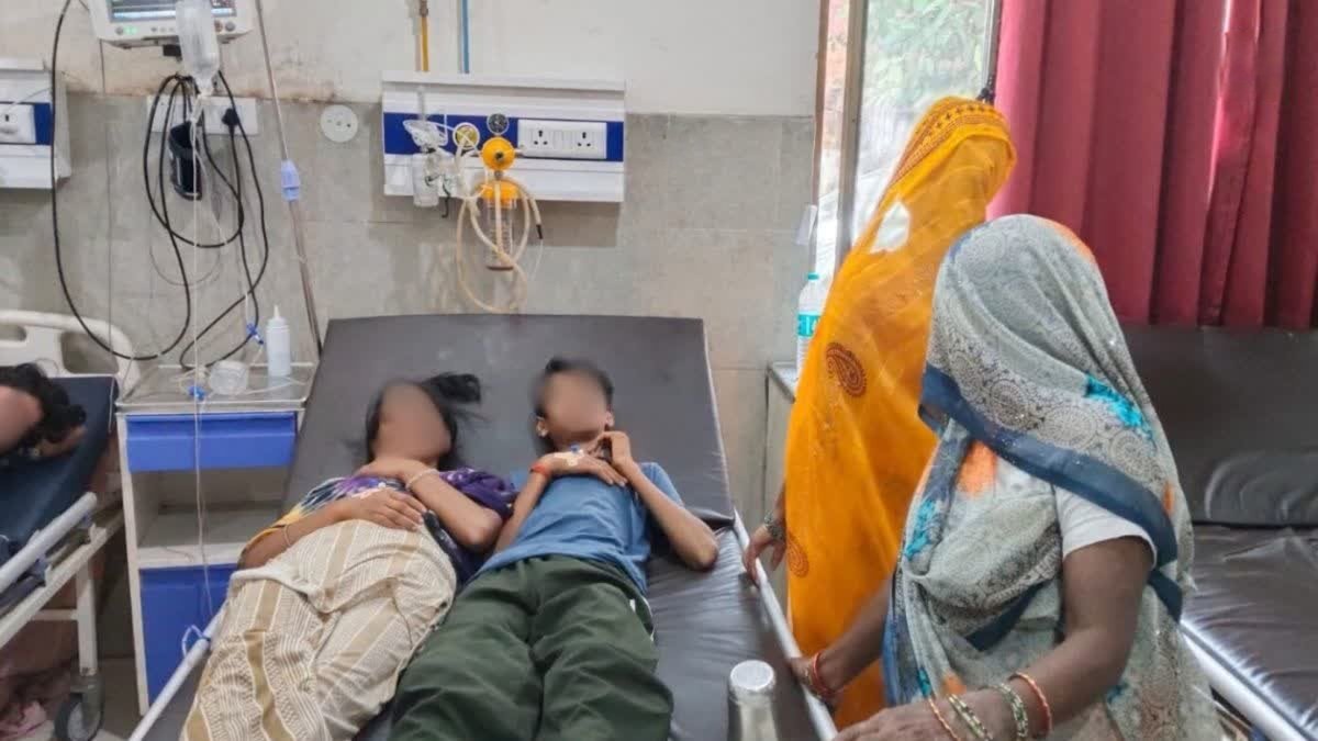 खाने में जहरीला पदार्थ मिलाने का आरोप, ससुर-सास समेत 5 की हालत गंभीर; बहू फरार